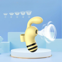 BuzzBee Clitoral Embrace